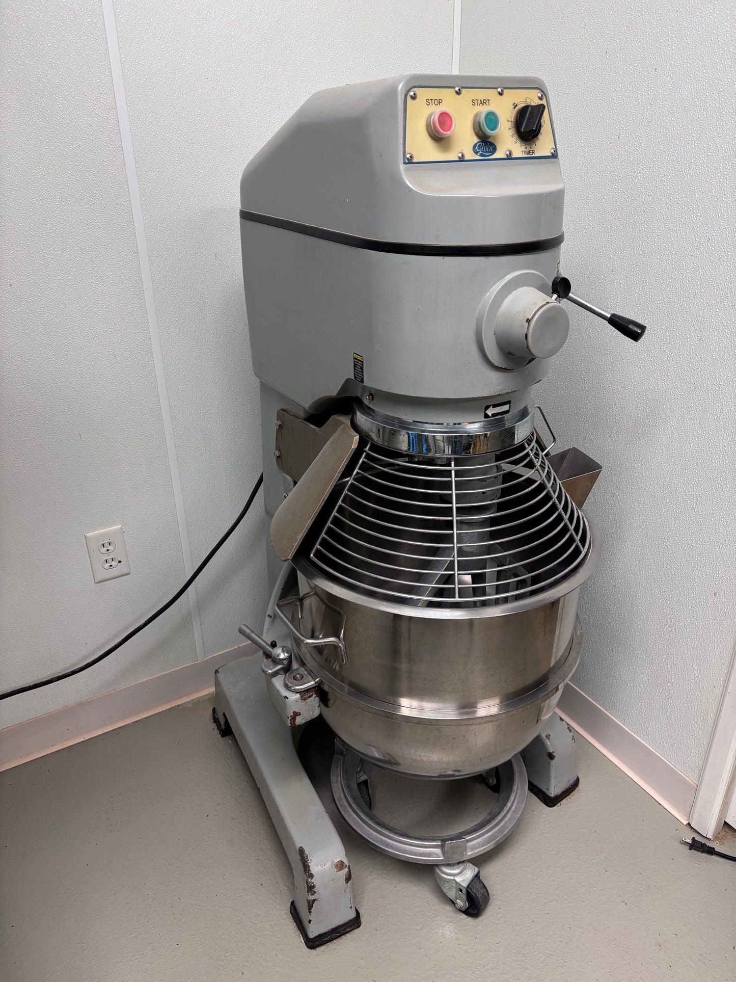 Globe 60qt Mixer