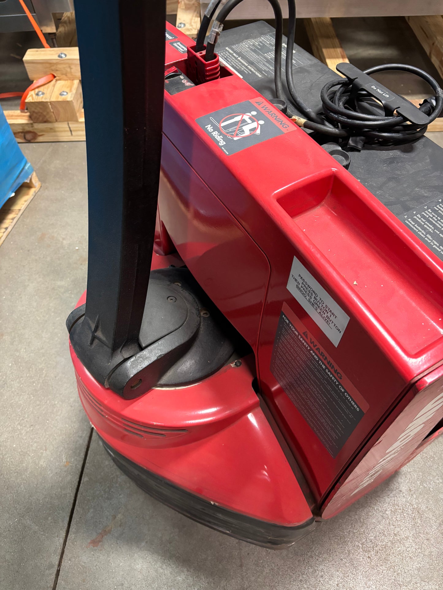 Raymond Electric Pallet Jack, 102T-F45L