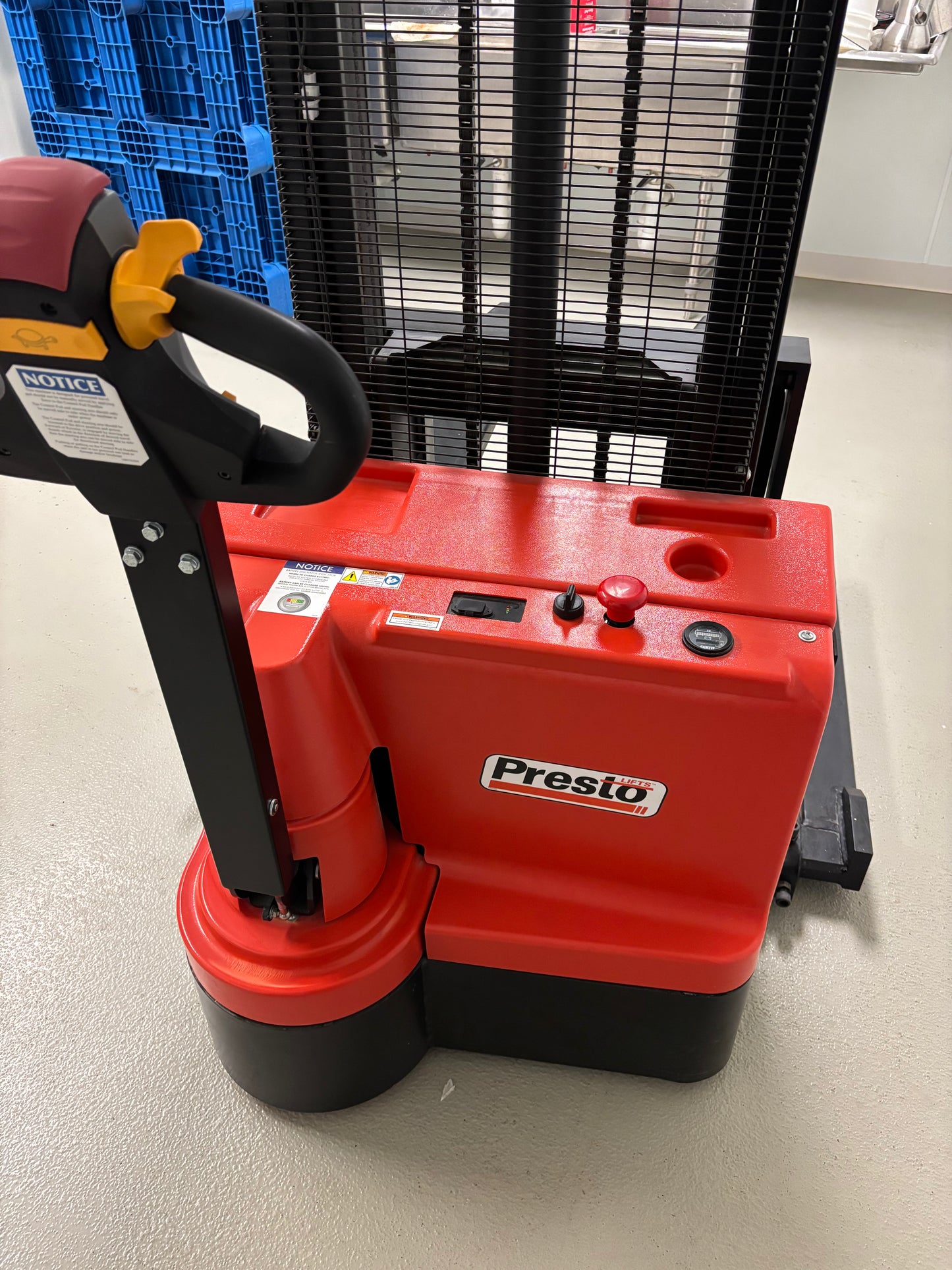 Presto Power Stak - Stacker 101" Lift