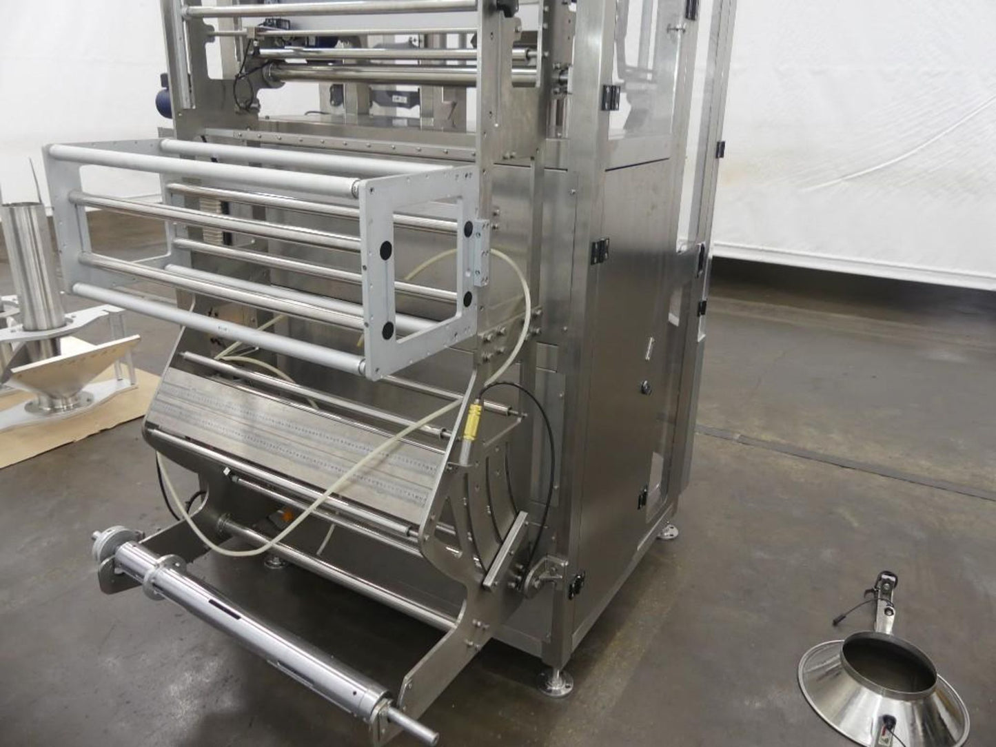 Vertical Form, Fill & Seal (VFFS) Bagger with 14 Head Scale